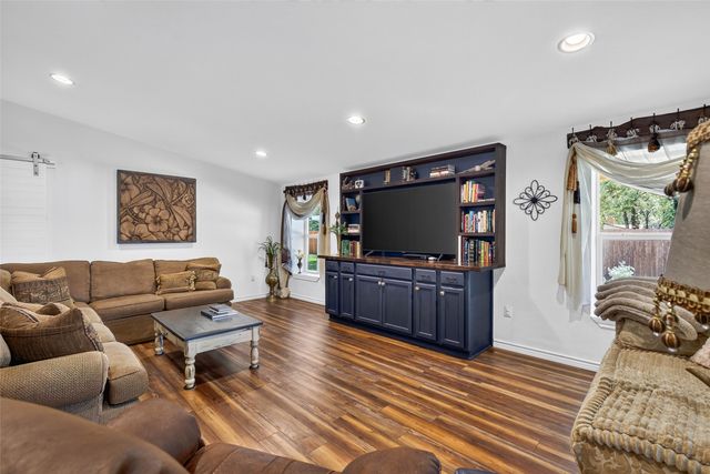 116 Pauline Road, Mabank, TX 75156