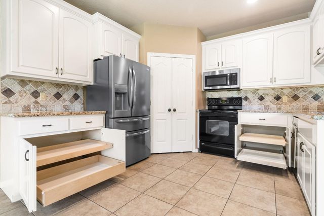 13727 Fountainview Drive, Montgomery, TX 77356