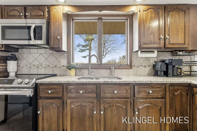 19094 Walden Drive, Spring Lake Twp, MI 49456