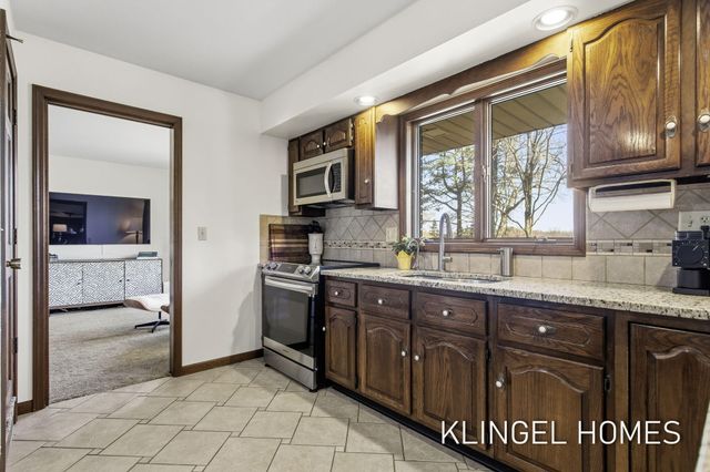 19094 Walden Drive, Spring Lake Twp, MI 49456