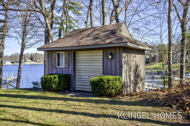 19094 Walden Drive, Spring Lake Twp, MI 49456