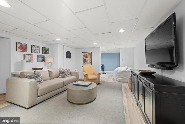 141 SPROUL RD, Villanova, PA 19085