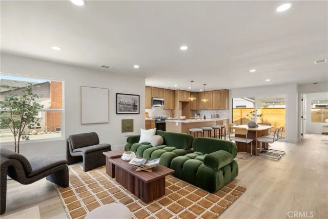 145 E Green Street, Claremont, CA 91711