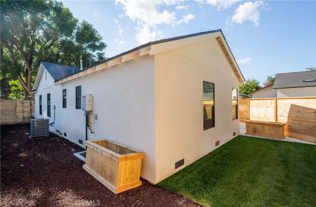 145 E Green Street, Claremont, CA 91711