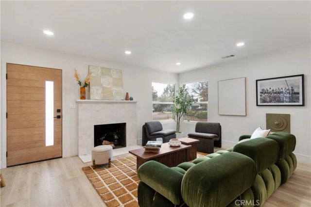 145 E Green Street, Claremont, CA 91711