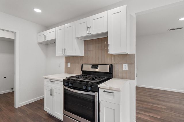 710 Ruby Isle DR, Leander, TX 78641