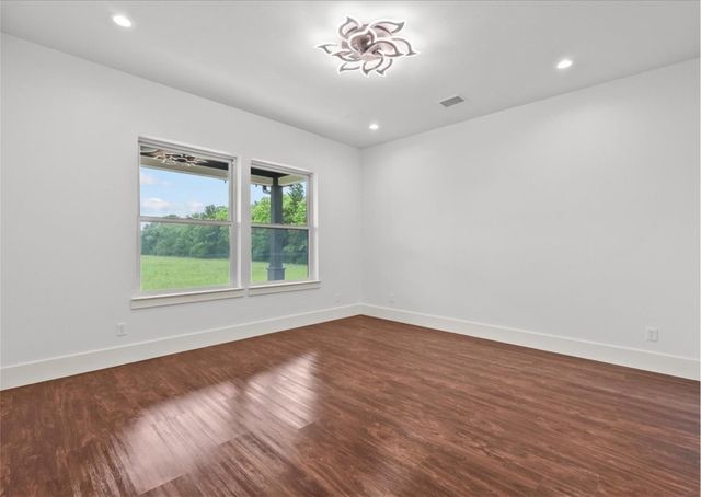 3237 Harkey Rd, Pearland, TX 77584