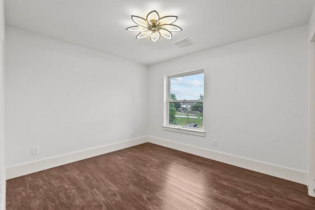 3237 Harkey Rd, Pearland, TX 77584