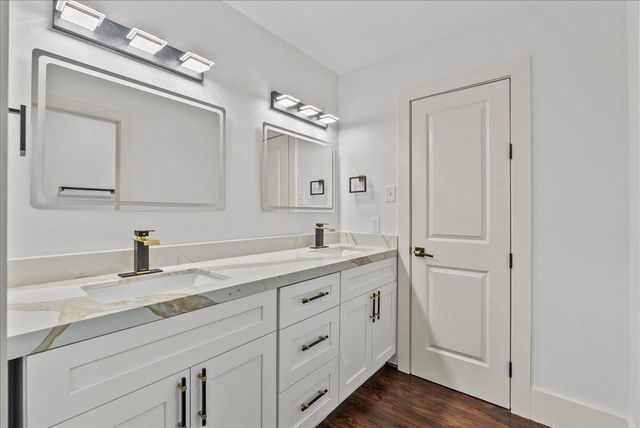3237 Harkey Rd, Pearland, TX 77584