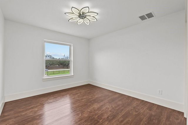 3237 Harkey Rd, Pearland, TX 77584