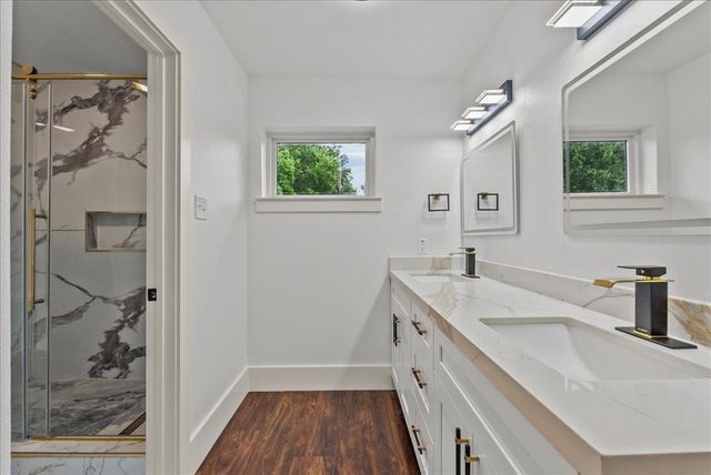 3237 Harkey Rd, Pearland, TX 77584