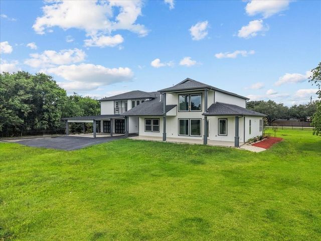 3237 Harkey Rd, Pearland, TX 77584
