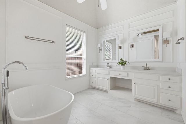 26 E Sterling Pond Circle, The Woodlands, TX 77382