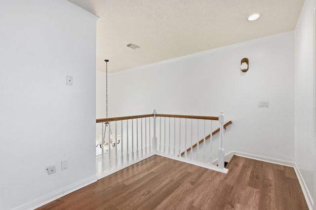 26 E Sterling Pond Circle, The Woodlands, TX 77382