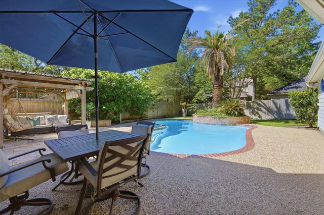 26 E Sterling Pond Circle, The Woodlands, TX 77382