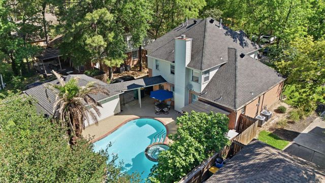 26 E Sterling Pond Circle, The Woodlands, TX 77382