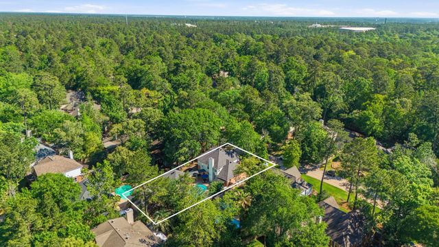 26 E Sterling Pond Circle, The Woodlands, TX 77382