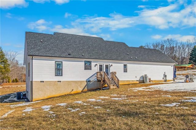 1165 Flinty Knoll Road, Pinnacle, NC 27043