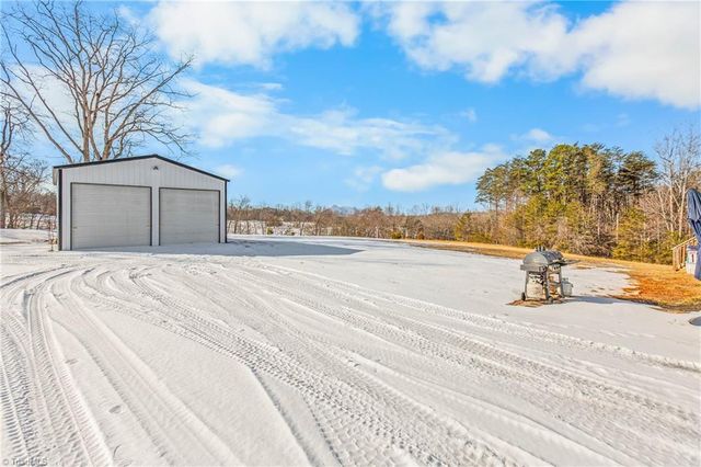 1165 Flinty Knoll Road, Pinnacle, NC 27043