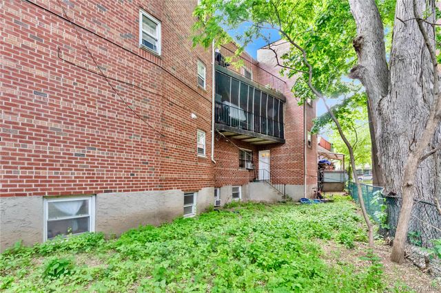 36-11 Utopia Parkway, Flushing, NY 11358