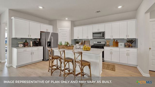 494 BARRON ESTATE Drive, Lockhart, TX 78644