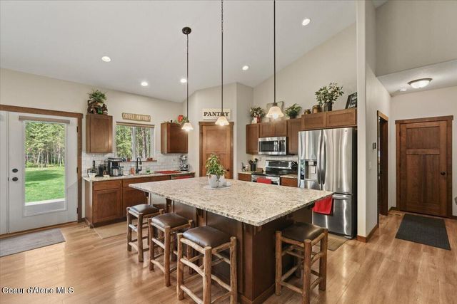 200 DANCING LIGHTS LANE, Athol, ID 83801
