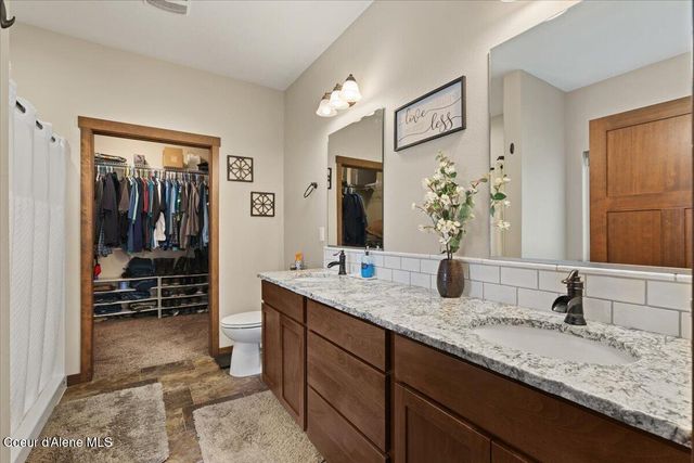 200 DANCING LIGHTS LANE, Athol, ID 83801