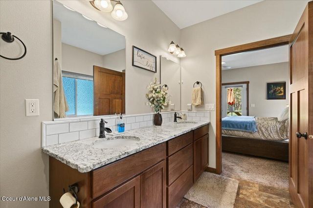 200 DANCING LIGHTS LANE, Athol, ID 83801