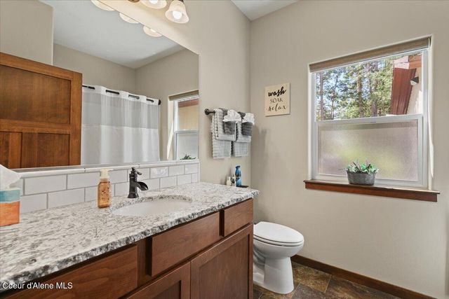 200 DANCING LIGHTS LANE, Athol, ID 83801