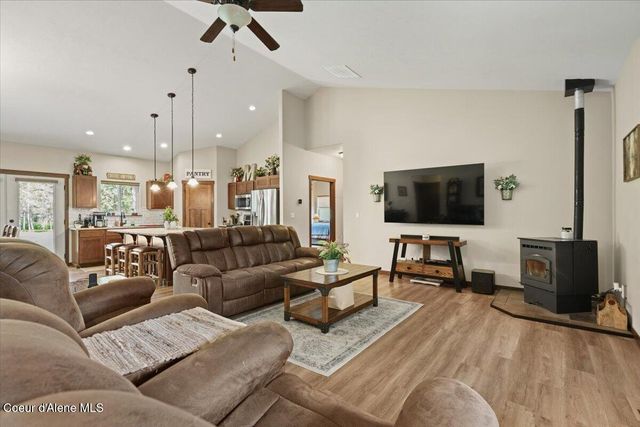 200 DANCING LIGHTS LANE, Athol, ID 83801