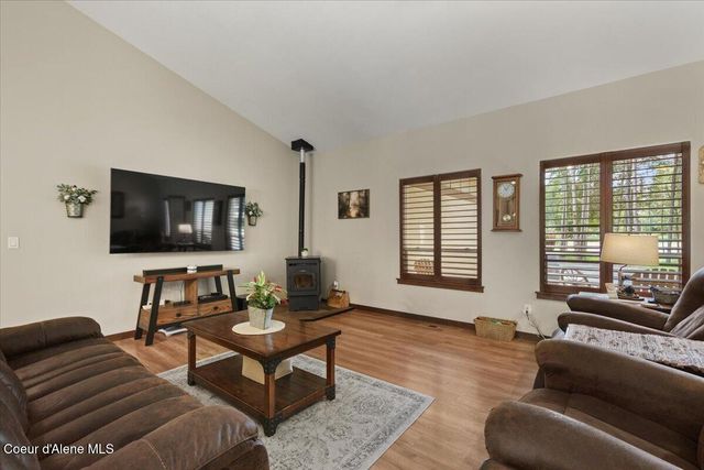 200 DANCING LIGHTS LANE, Athol, ID 83801