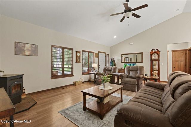 200 DANCING LIGHTS LANE, Athol, ID 83801