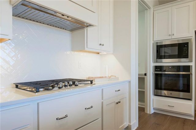 15837 Buena Vista Street, Overland Park, KS 66224