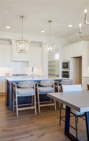 15837 Buena Vista Street, Overland Park, KS 66224