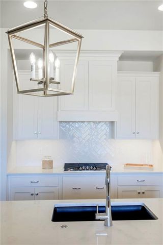 15837 Buena Vista Street, Overland Park, KS 66224