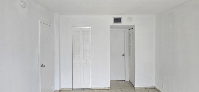 4851 NW 26TH Court 338, Lauderdale Lakes, FL 33313