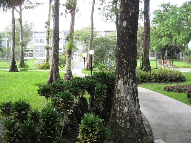 4851 NW 26TH Court 338, Lauderdale Lakes, FL 33313