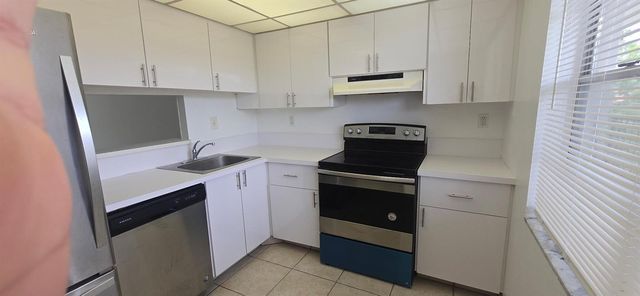 4851 NW 26TH Court 338, Lauderdale Lakes, FL 33313
