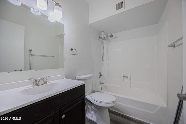 2826 E MONTE CRISTO Avenue 203, Phoenix, AZ 85032