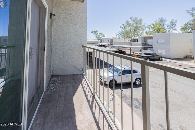 2826 E MONTE CRISTO Avenue 203, Phoenix, AZ 85032