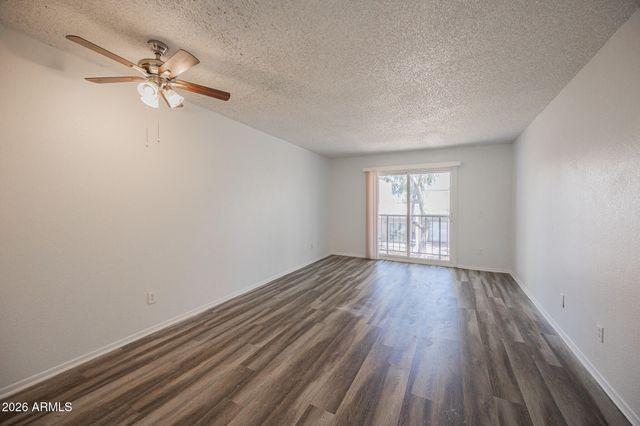 2826 E MONTE CRISTO Avenue 203, Phoenix, AZ 85032