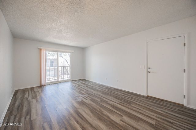 2826 E MONTE CRISTO Avenue 203, Phoenix, AZ 85032