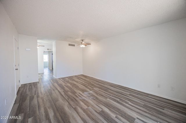2826 E MONTE CRISTO Avenue 203, Phoenix, AZ 85032
