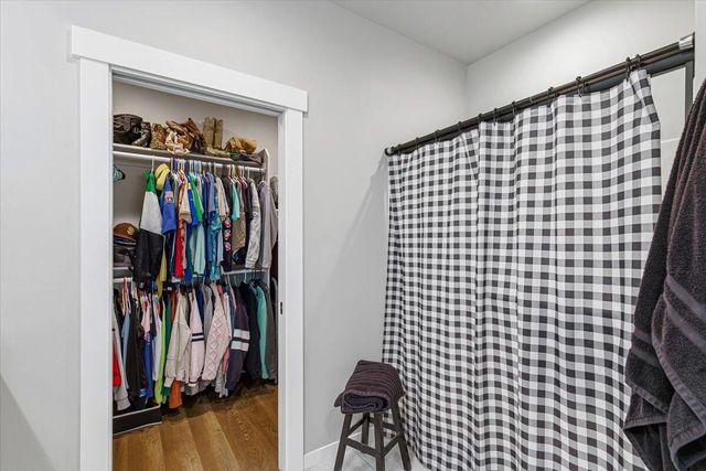 248 Christopher Way, Talent, OR 97540