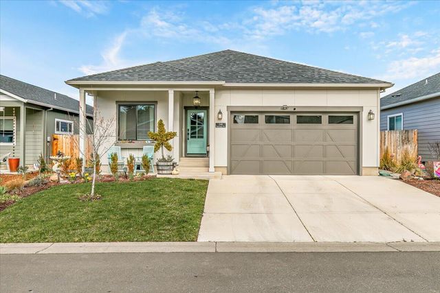 248 Christopher Way, Talent, OR 97540