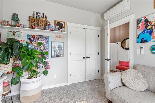 248 Christopher Way, Talent, OR 97540