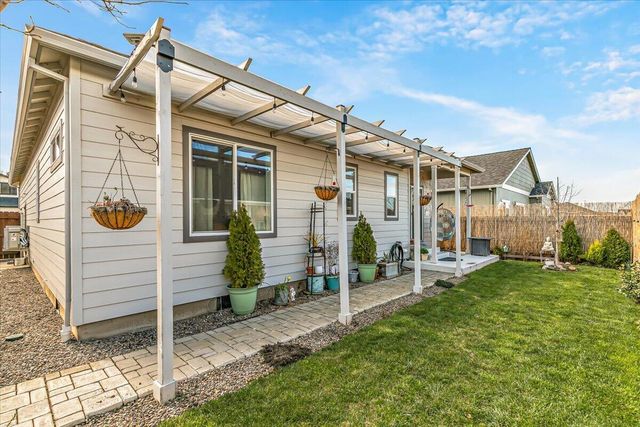 248 Christopher Way, Talent, OR 97540