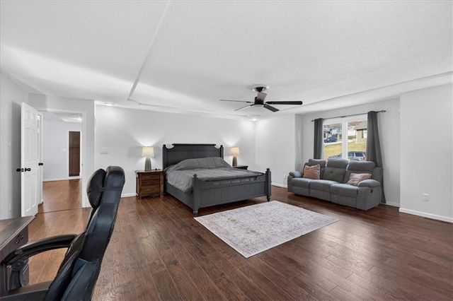 3695 SW Kimstin Circle, Blue Springs, MO 64015