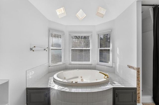 3695 SW Kimstin Circle, Blue Springs, MO 64015