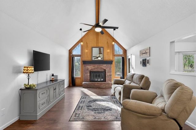 3695 SW Kimstin Circle, Blue Springs, MO 64015